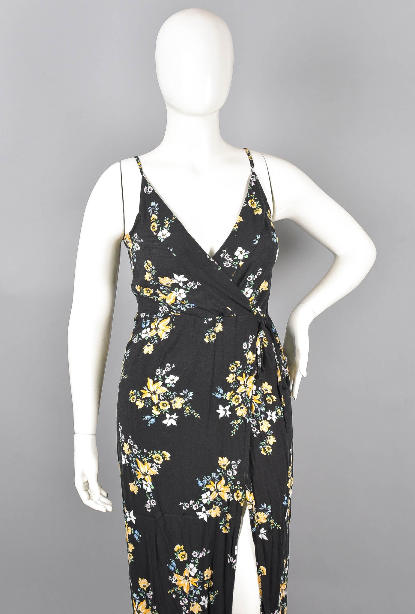 DIVIDED EXCLUSIVE - Vestido Negro Flower Print Amarillo