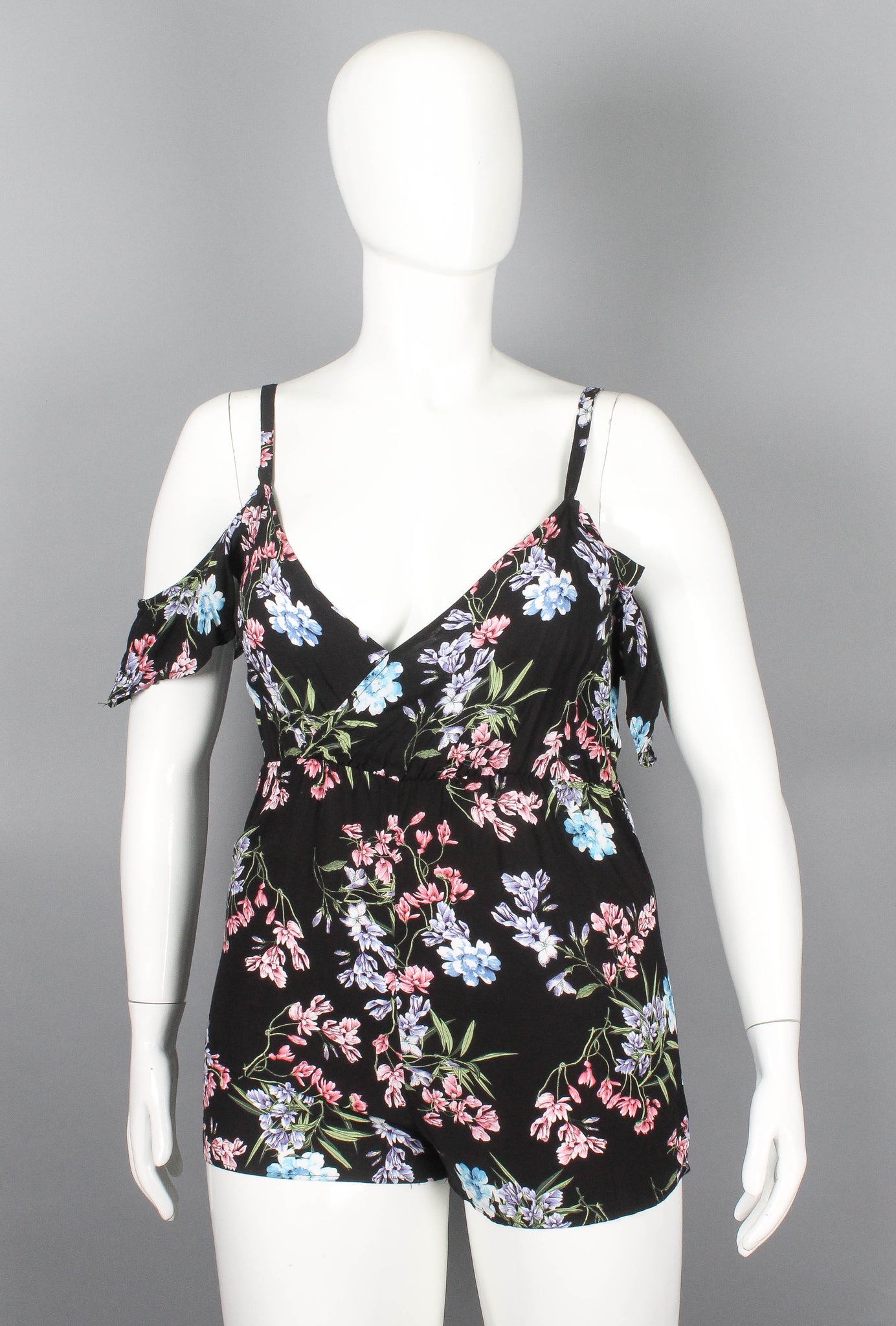PULL AND BEAR - Jumpsuit Negro Print Floral Rosa