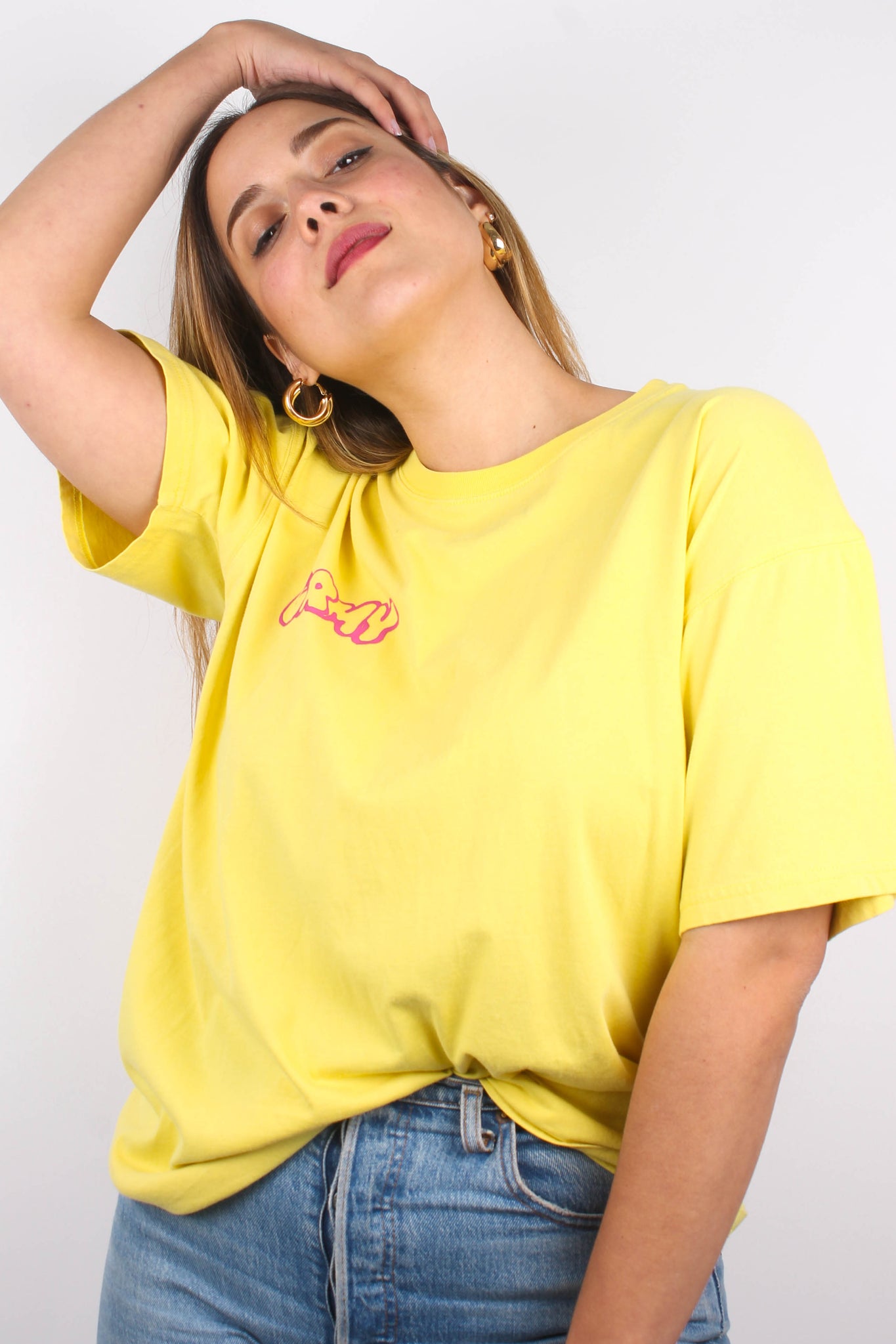 GRIMEY - Camiseta Amarilla Con Logotipo Rosa